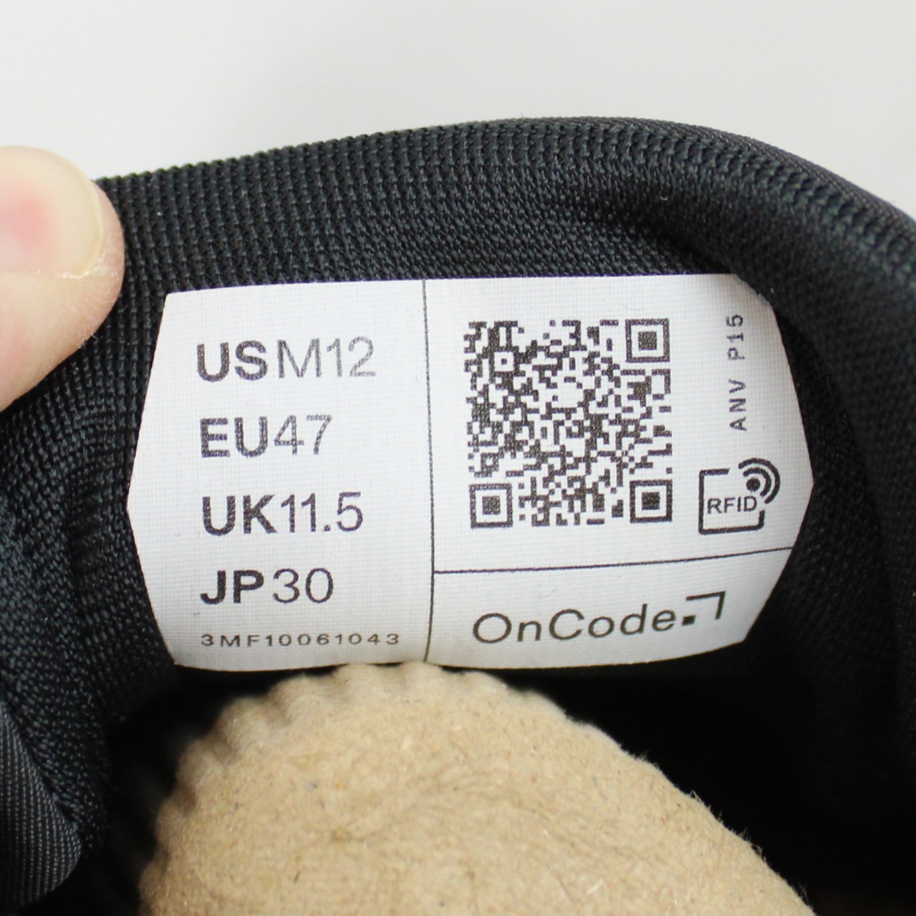 On Cloud 6 Waterproof Sneakers In Black Elasticated Laces Men’s 12 (3MF10061043)