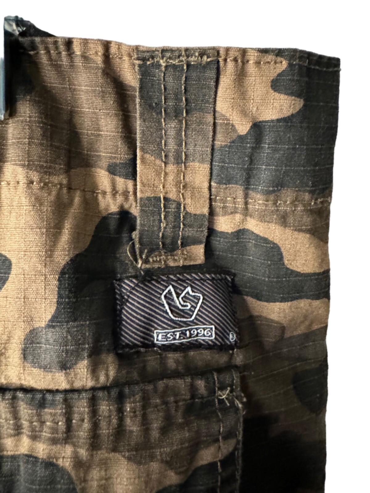 Burnside Men’s Cargo Camouflage Shorts Size 42 inseam 13.5 in