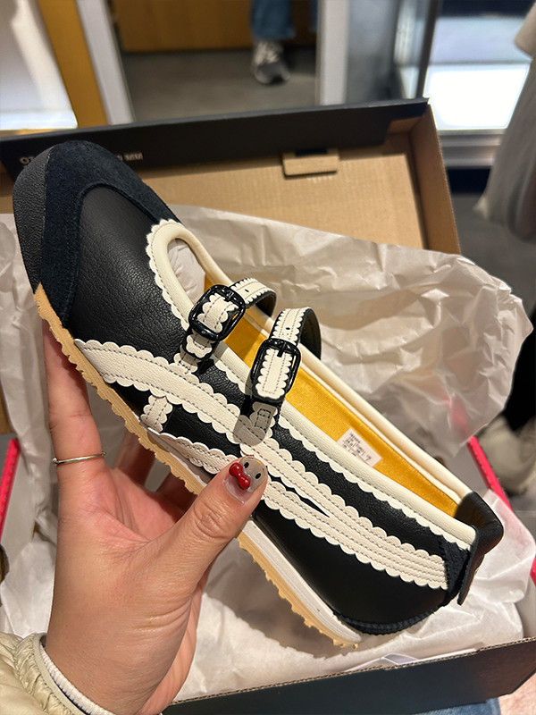 Brand New Onitsuka Tiger MEXICO 66 TGRS black/white With Box