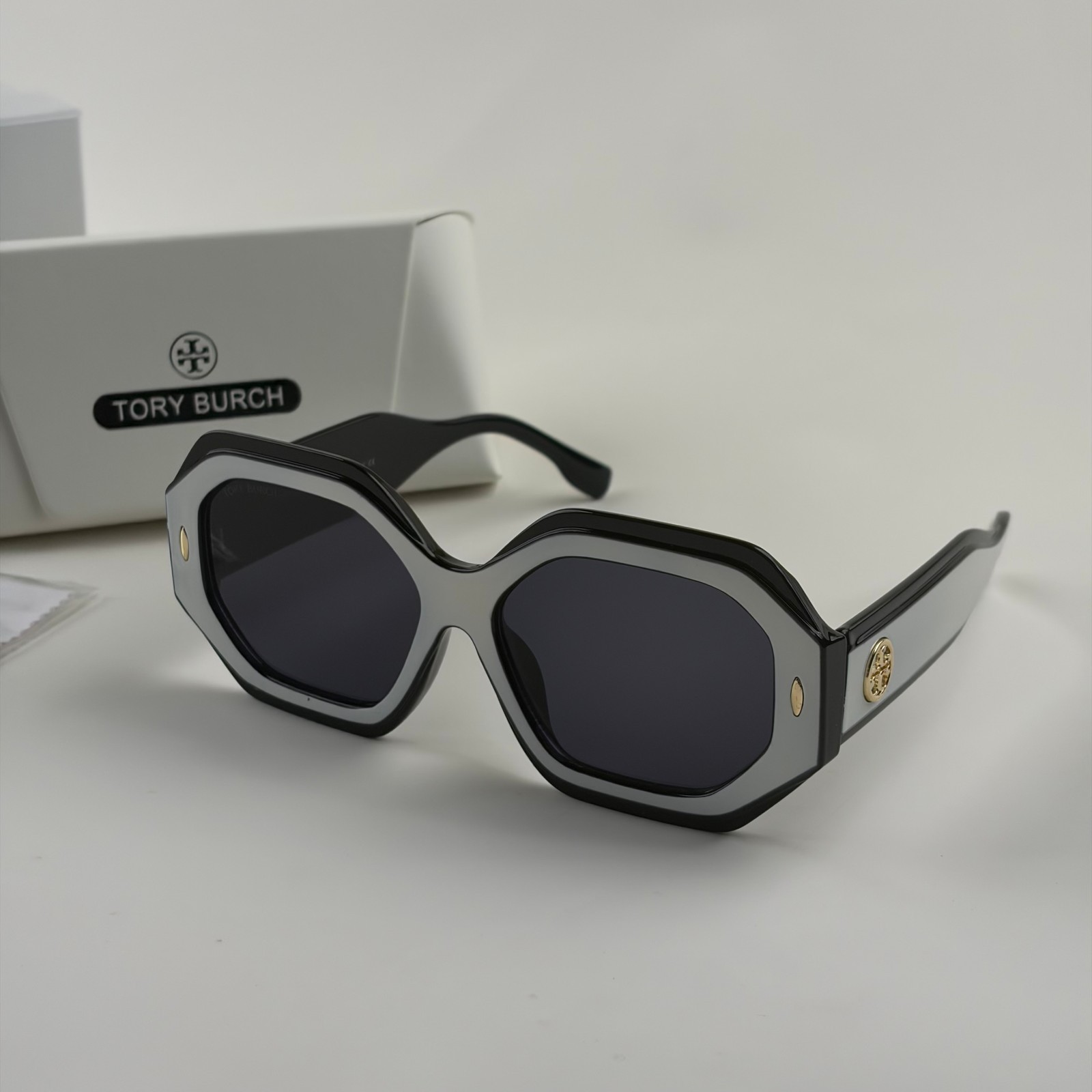 New In Box – Tory Burch Oversized Geometric Sunglasses Black Retro Square 52mm