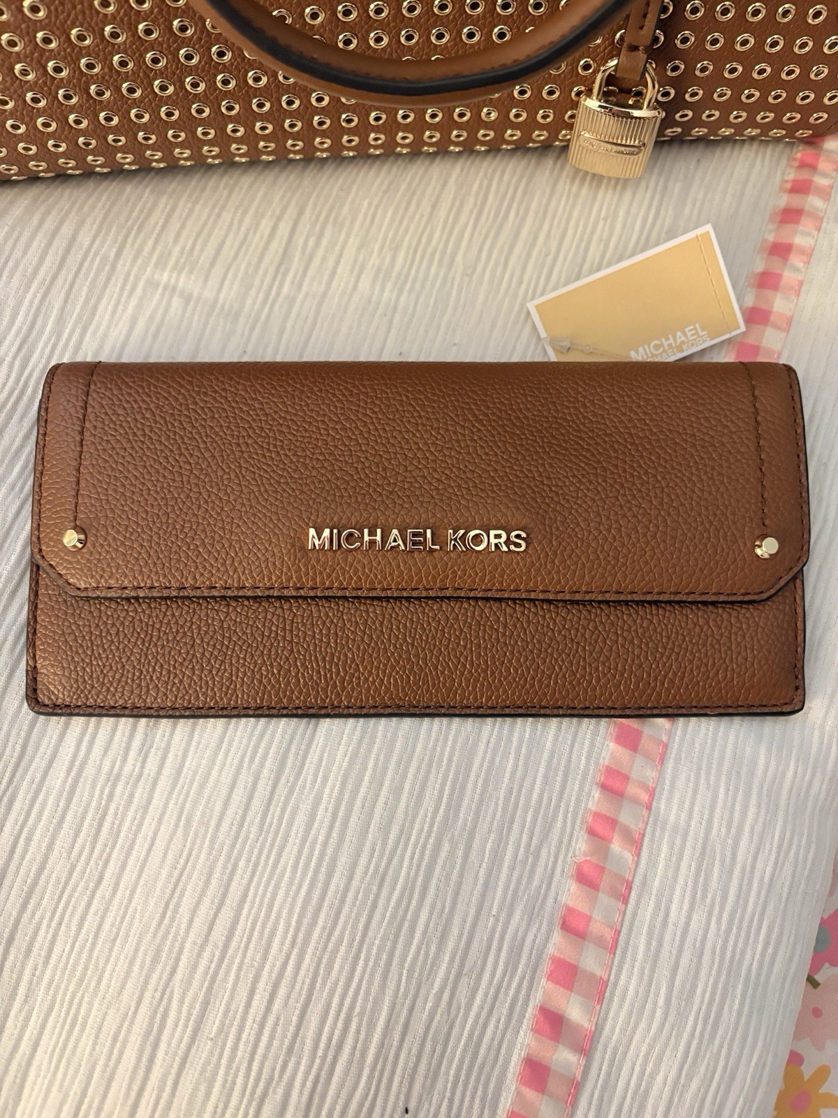 Brand New Michael Kors Hayes Medium Leather Messenger Bag with Matching Wallet
