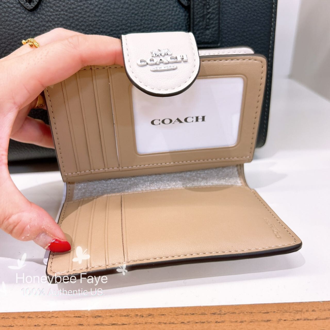 NWT Coach Medium Corner Zip Wallet With Signature CM241