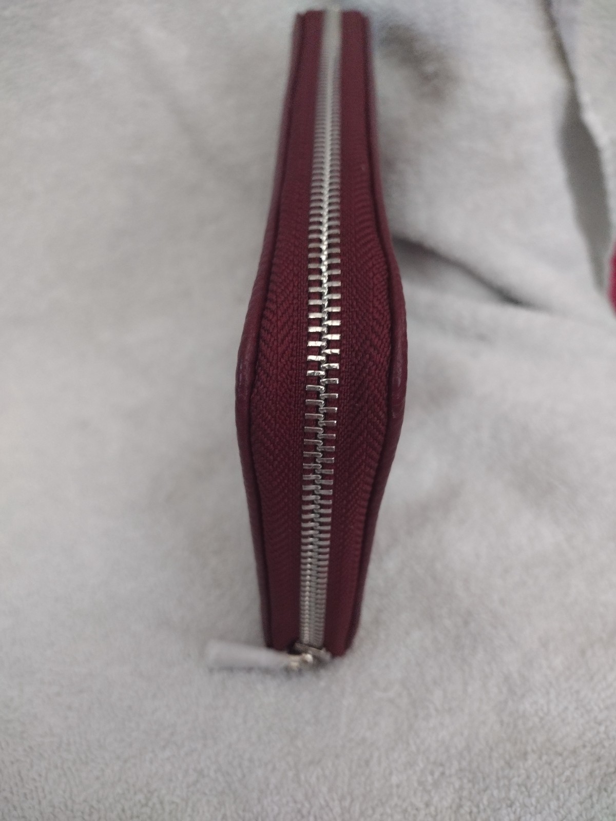 Thirty One All about the benjamins wallet, Burgandy color, NWOT