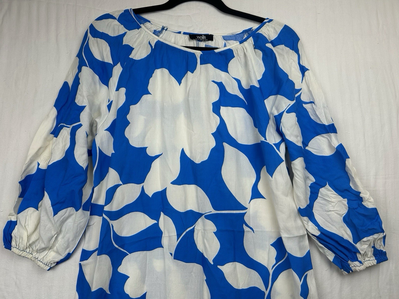 Wallis Woman’s Size 10 blue white floral pattern shift dress knee length casual