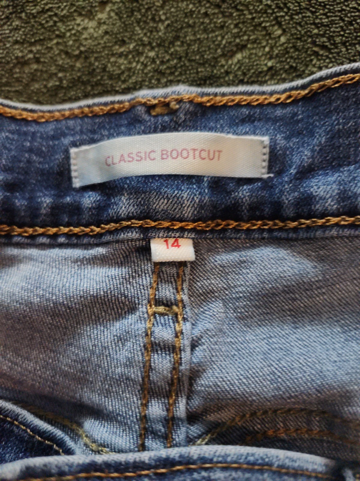 Levi’s Jeans Women’s 14 Blue Medium Wash Classic Boot Cut Jeans