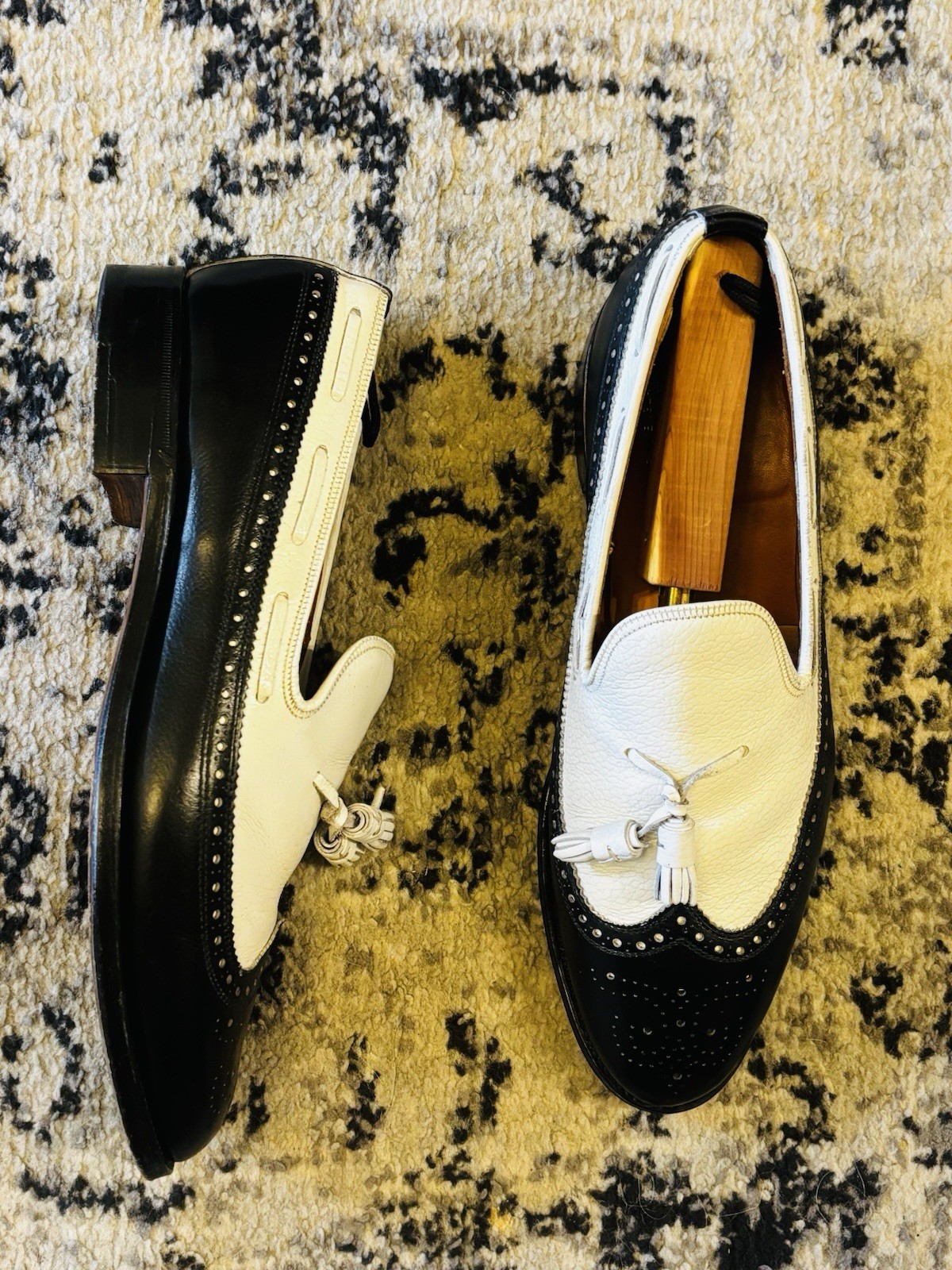 THE BRITISH ISLES COLLECTION Two Tone LEATHER TASSEL Mens Size 9.5 DRESS SHOES