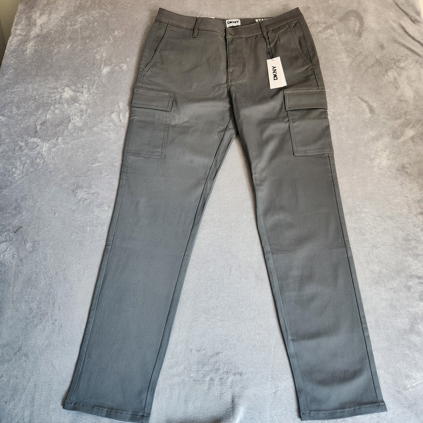 New DKNY Men’s Stanton Slim Fit Ultimate Stretch Cargo Pants Gray NWT 32×32 32