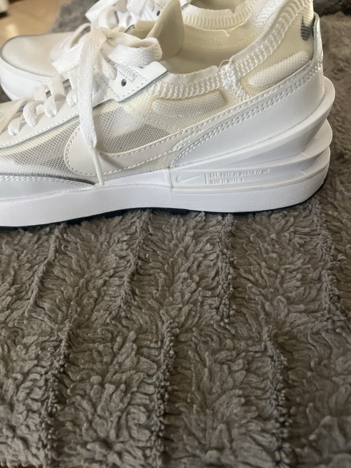 Nike NSW WFFL 1 White Leather Mesh Lace Up Low Top Athletic Sneakers