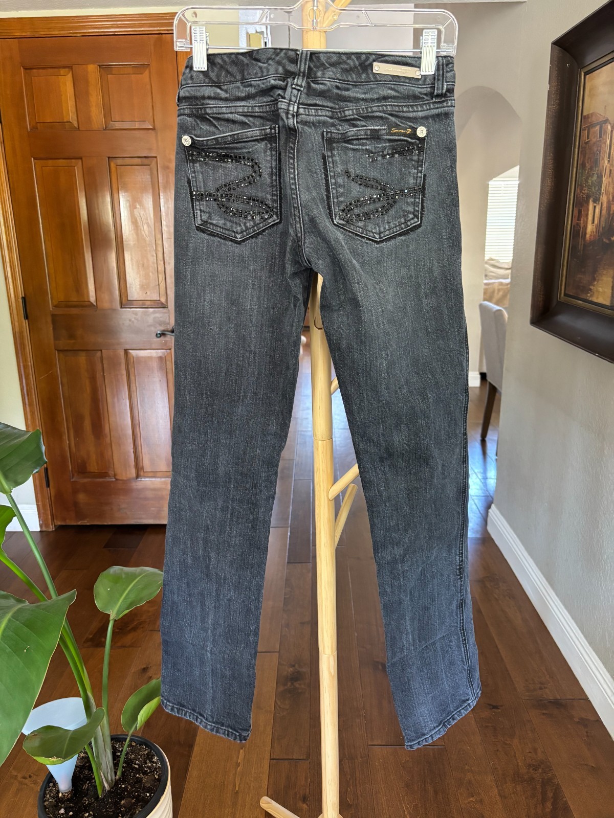 Seven7 Premium Denim Dark Wash Rhinestone Stud Straight Leg Jeans Women’s Size 2