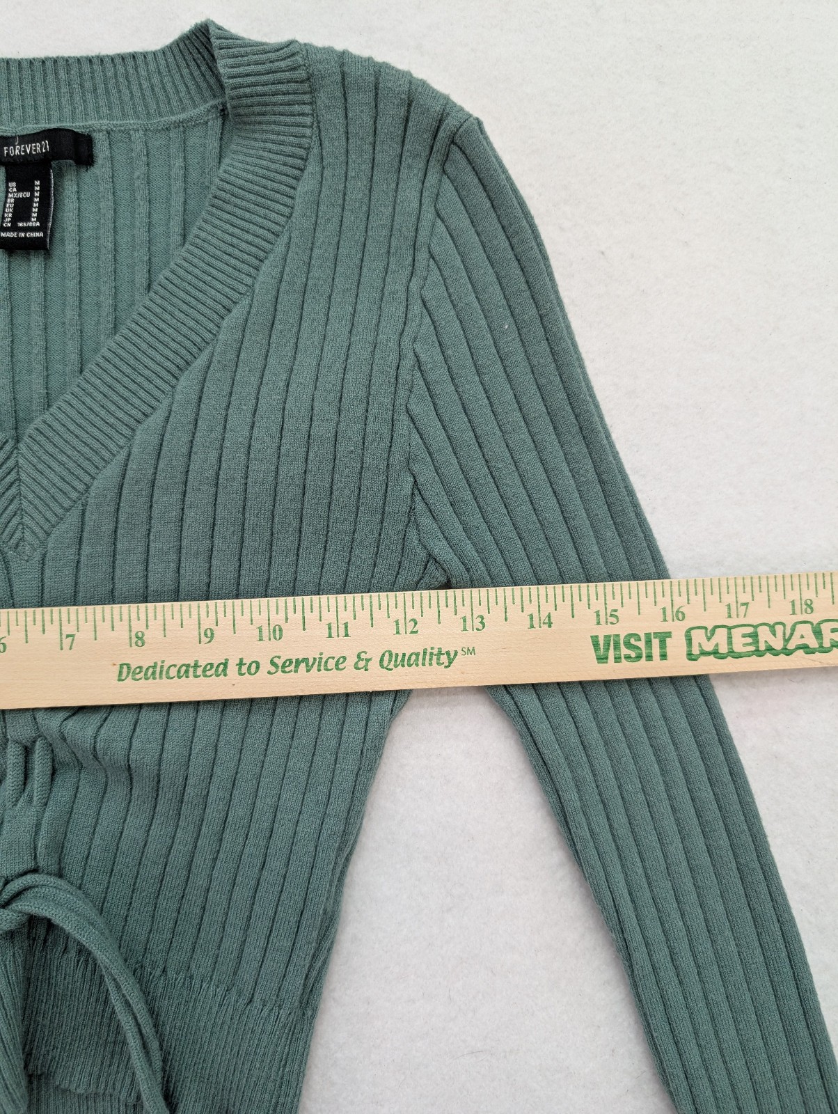 Forever 21 Women’s Sweater Size M Green Cropped Ribbed Pullover