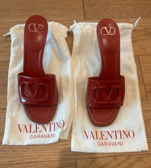 Valentino Garavani Red Patent Leather VLogo Slide Sandals Women’s US 9