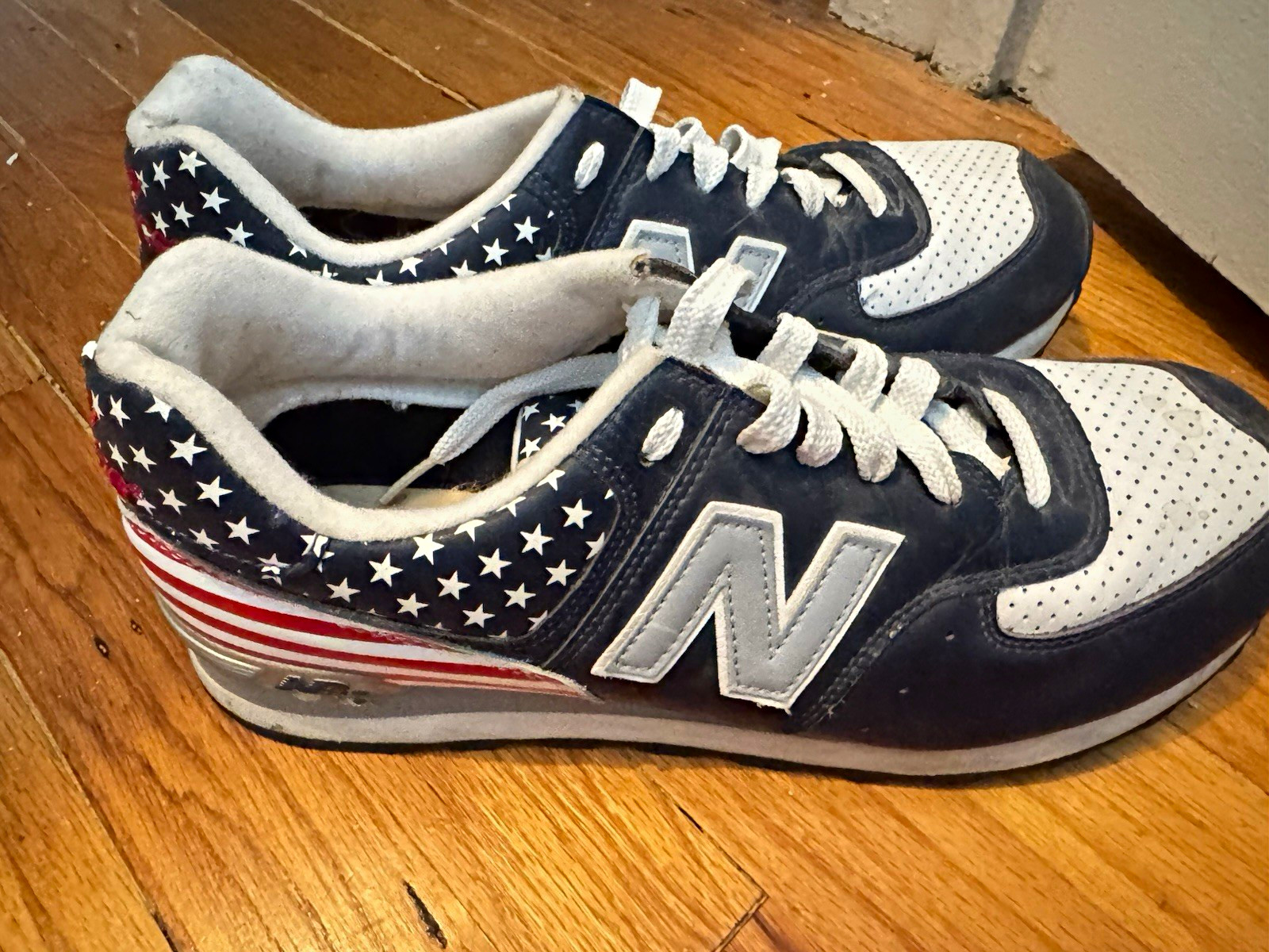 New Balance 574 Men’s 10.5 USA American Flag Sneaker M574MAFU US