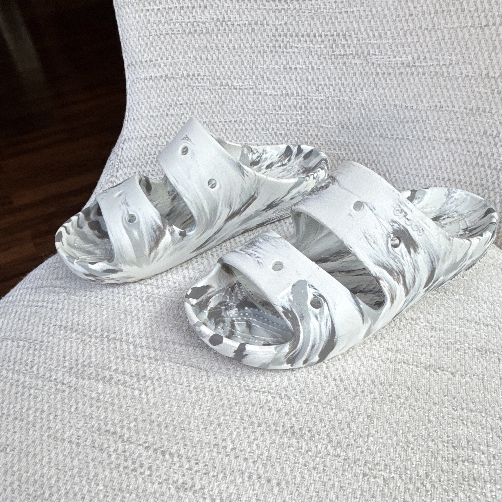 Crocs Marbled Slide Sandals White/Gray Men’s US 8 Women’s 10 Slip-On