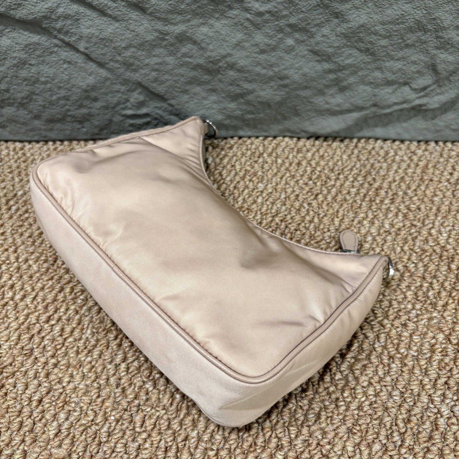 Prada Re Edition 2005 Shoulder Bag Beige Tessuto Nylon (mm1014c2)
