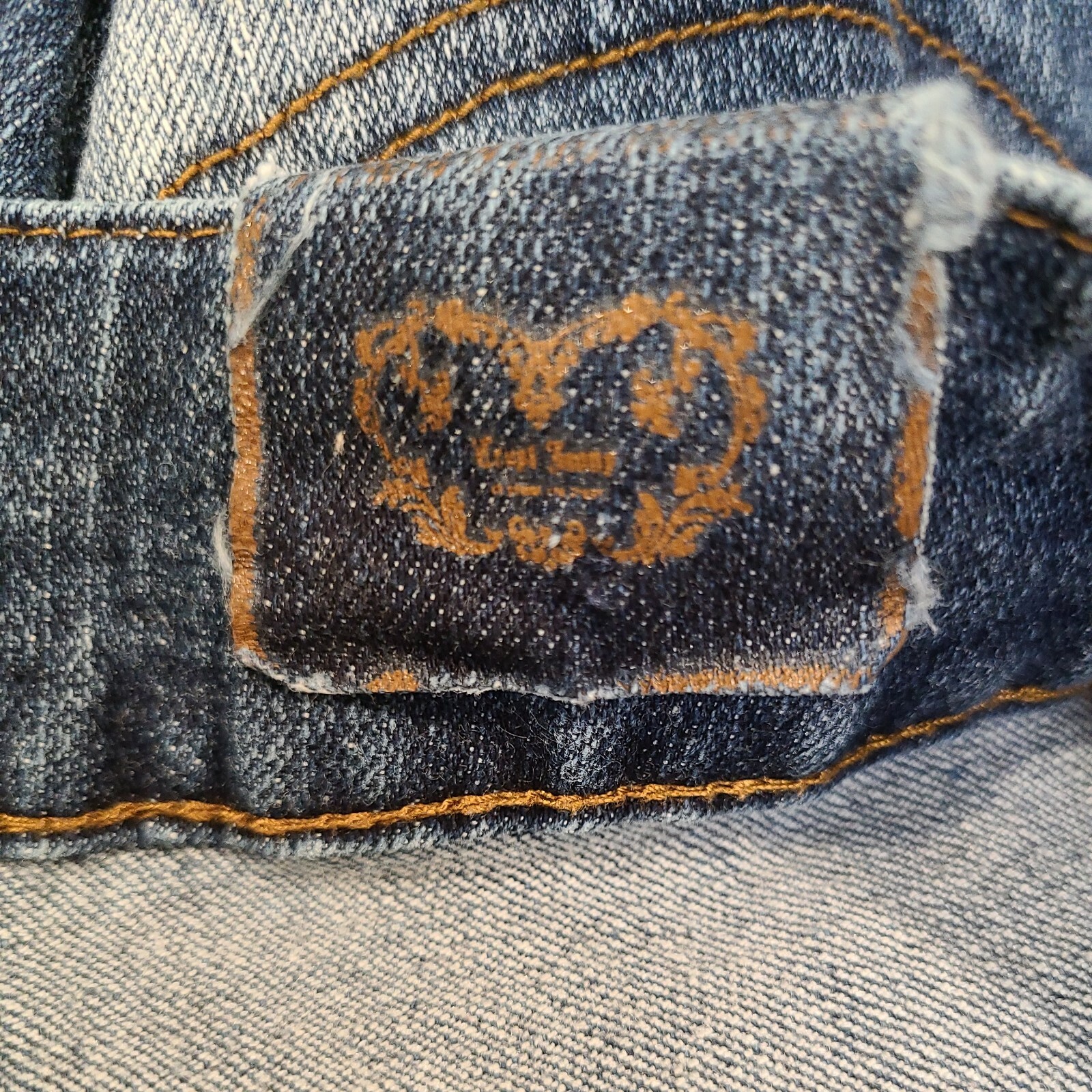 Crest Jeans Plus 21/22 Denim Stretch Shorts 41″ x 11 1/2″ Blue Distressed