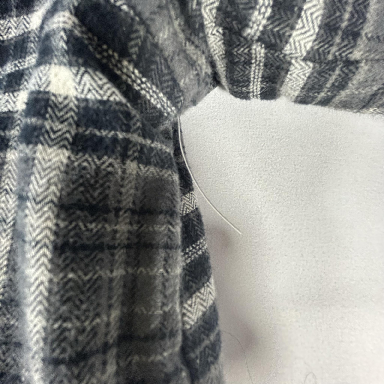 Eddie Bauer Jacket Mens Medium Gray Plaid Quilted Hooded Flannel Lined Coat