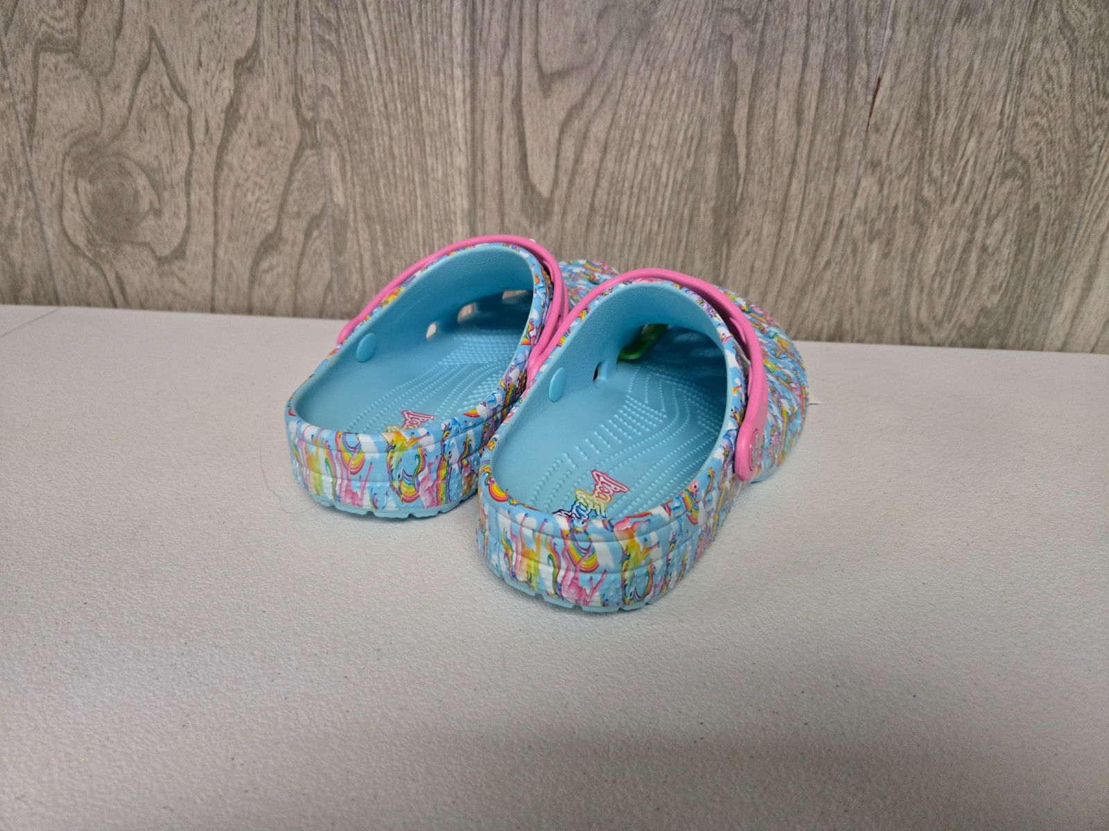 Lisa Frank Crocs Junior Youth Rainbow Unicorn Size Junior J6 – 9.5″ Blue Purple