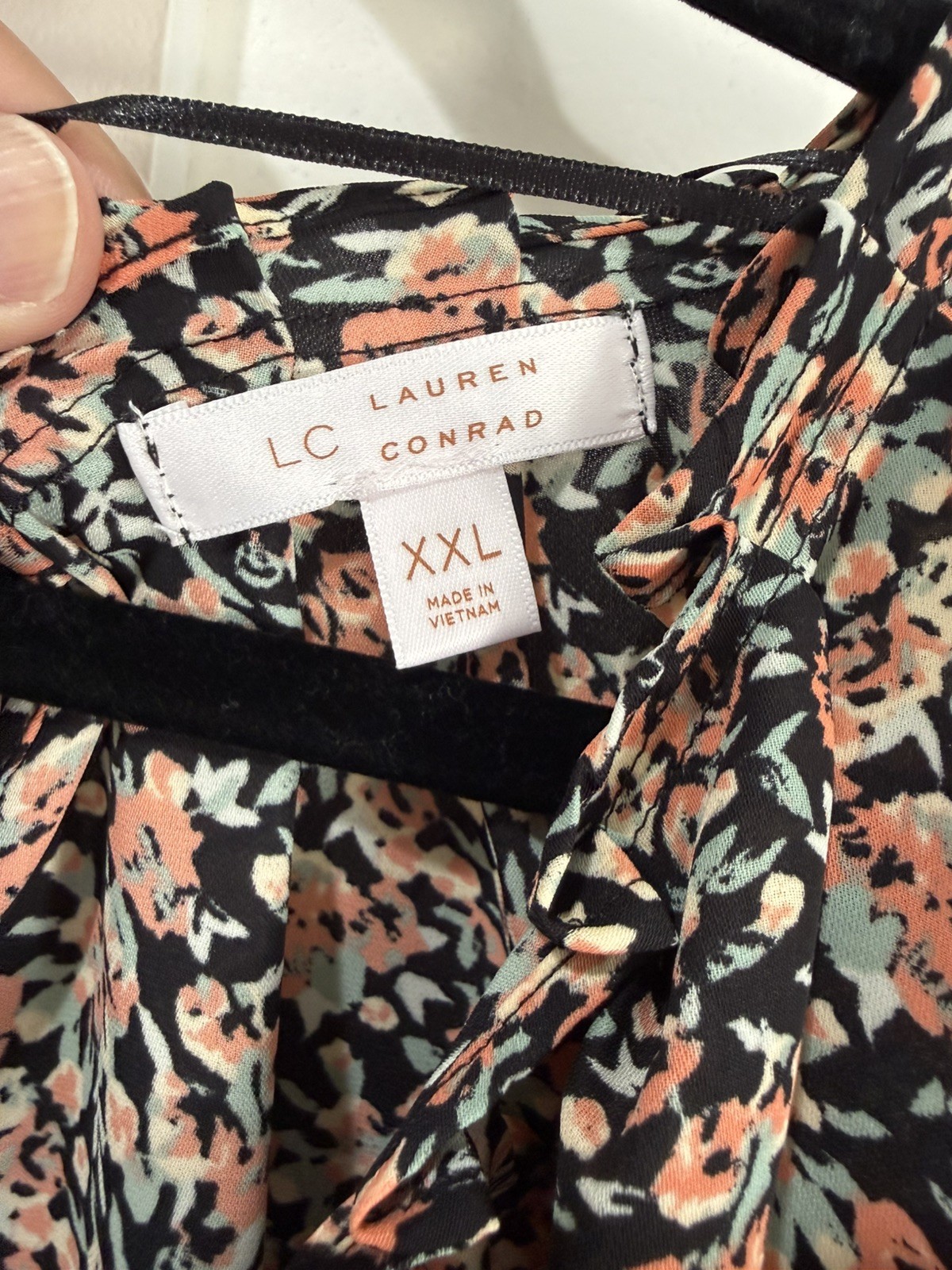 LC Lauren Conrad 2X Black Floral Cap Sleeve Ruffle Blouse Top Work Office Career