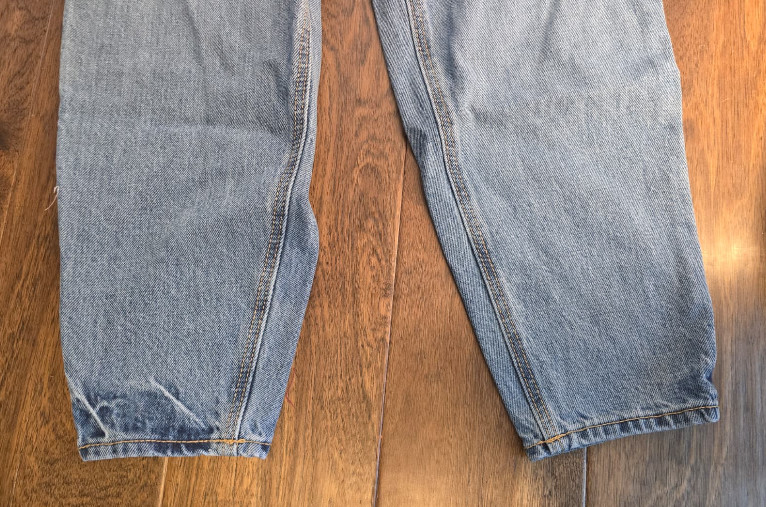 Old Navy Barrel Leg Jeans Womens 6 High Rise Distressed Light Wash Denim