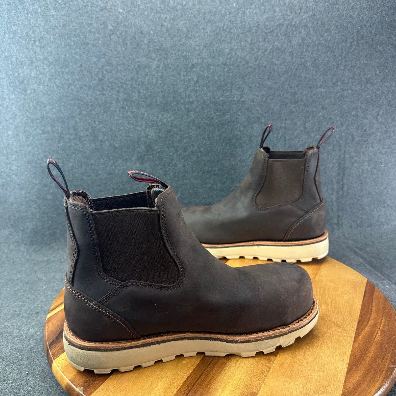 Red Wing 2446 Traction Tread Lite Chelsea Safety Toe Work Boot Men’s Size 7D