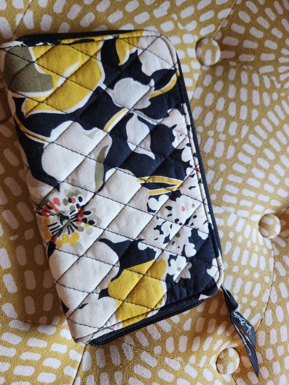 Vera Bradley Zip-Around Wallet Organizer- Go Wild Pattern