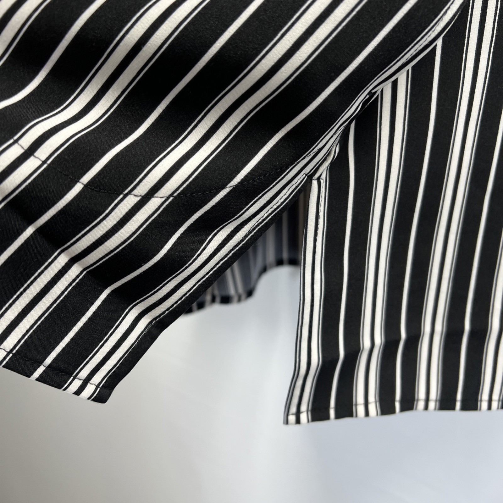 Susan Graver Blouse Tunic Size Large Black White Stripe Button Up Long Sleeves