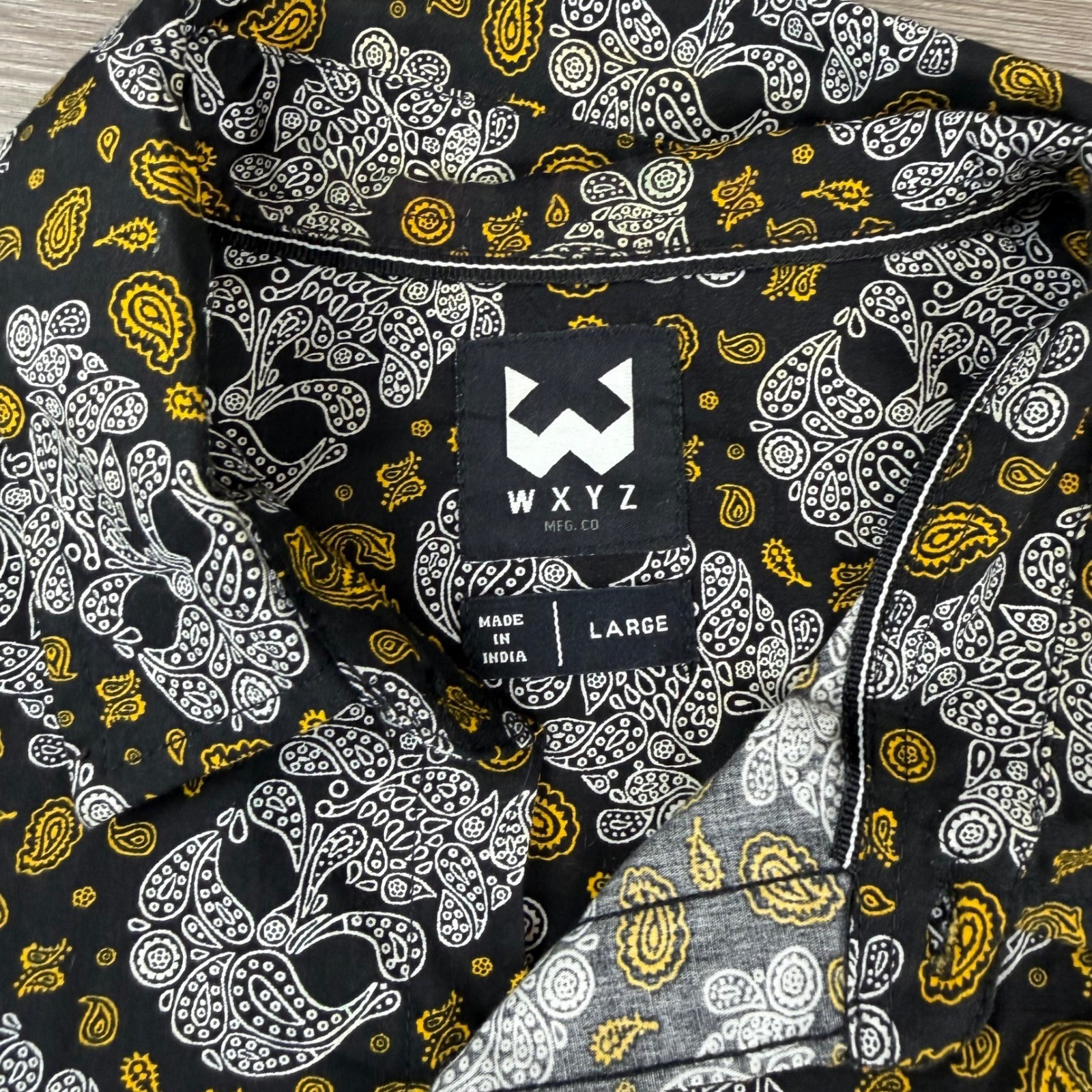 WXYZ Mens Button Up Shirt Skull Paisley Print Black Yellow Large