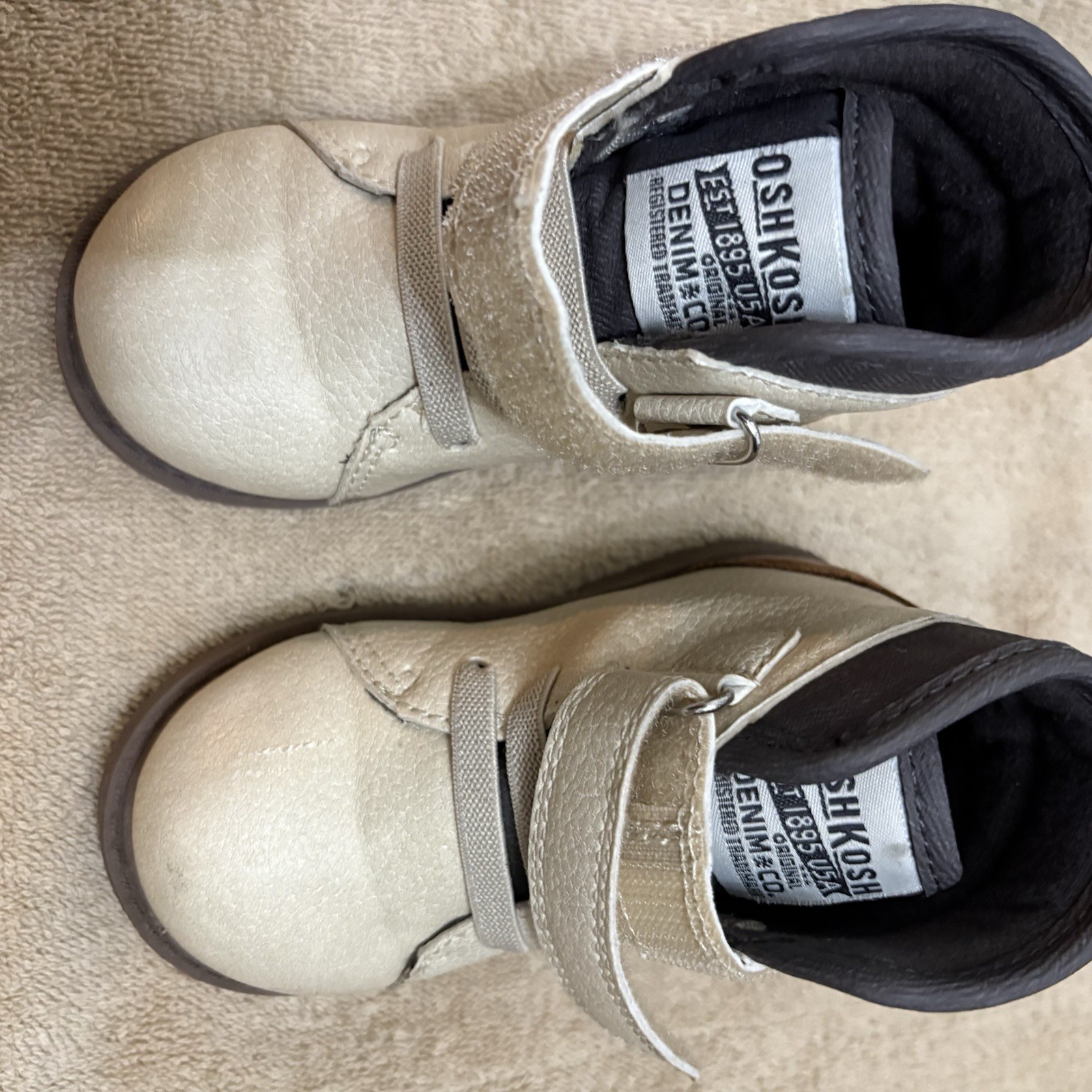 OshKosh B’gosh Toddler Boots Size 6M Metallic Cream Tan Ankle Boot Felipe
