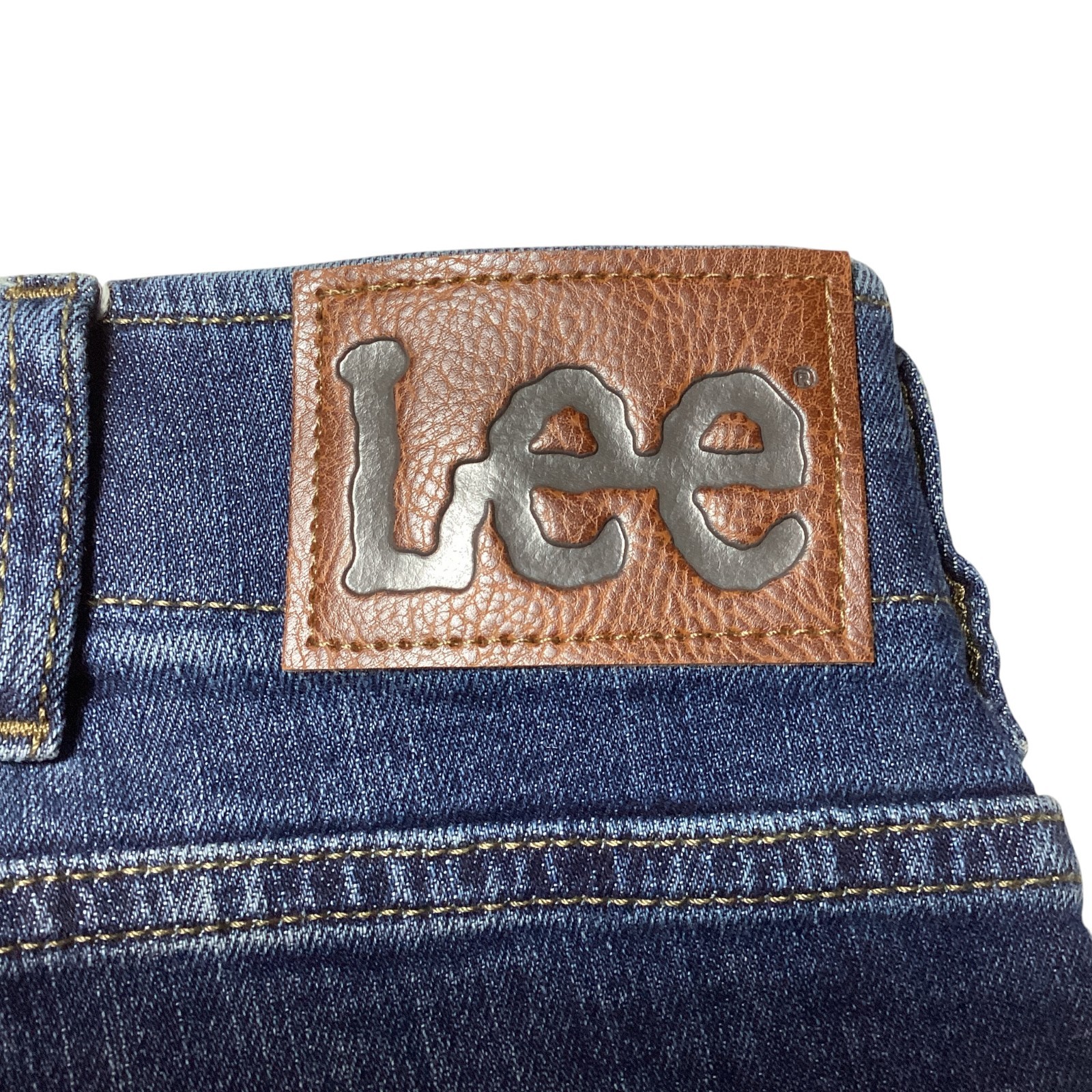 Lee: Men’s Extreme Motion Jeans, Straight Taper, Size 38 x 30