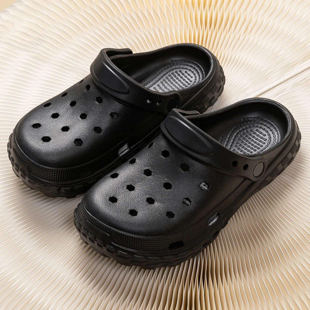 Crocs Classic Clog Unisex Slip On Women Shoe Ultra Light Water-Friendly Sandals