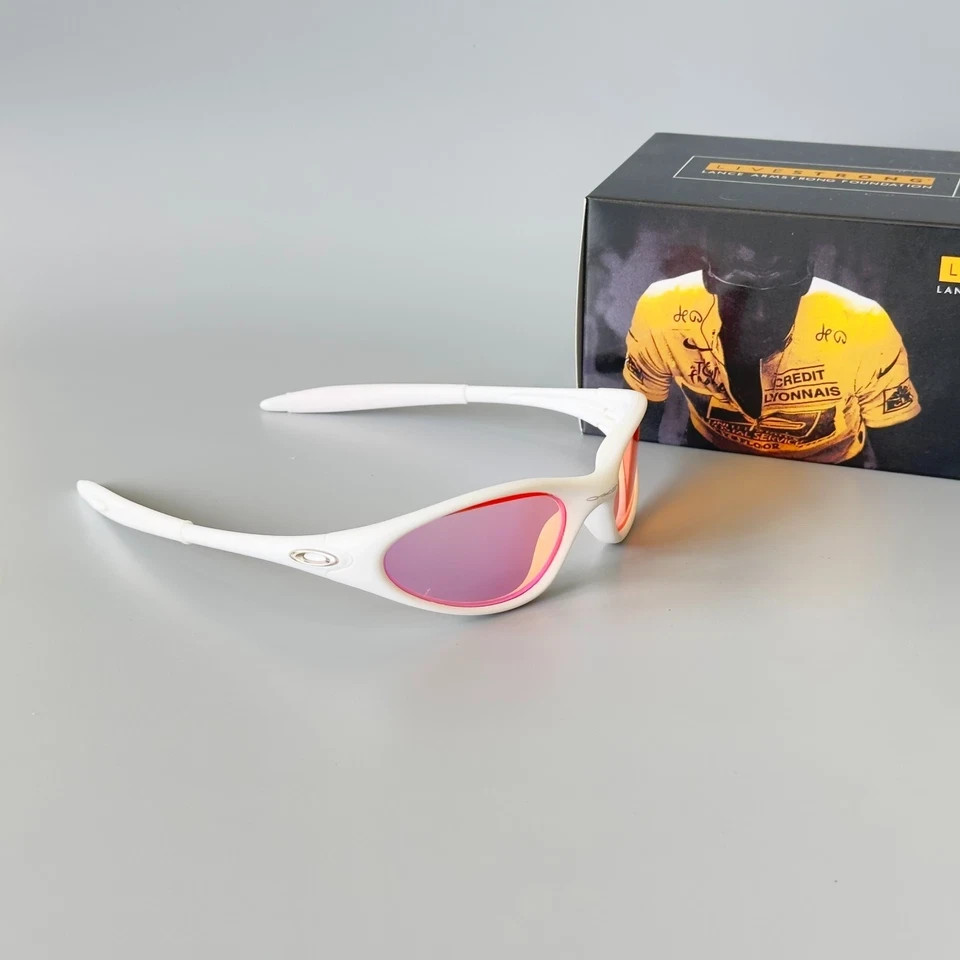 Oakley Mitute 1.0 White Pink Hype Vintage Sunglasses Gorpcore USA Y2K Avantgarde