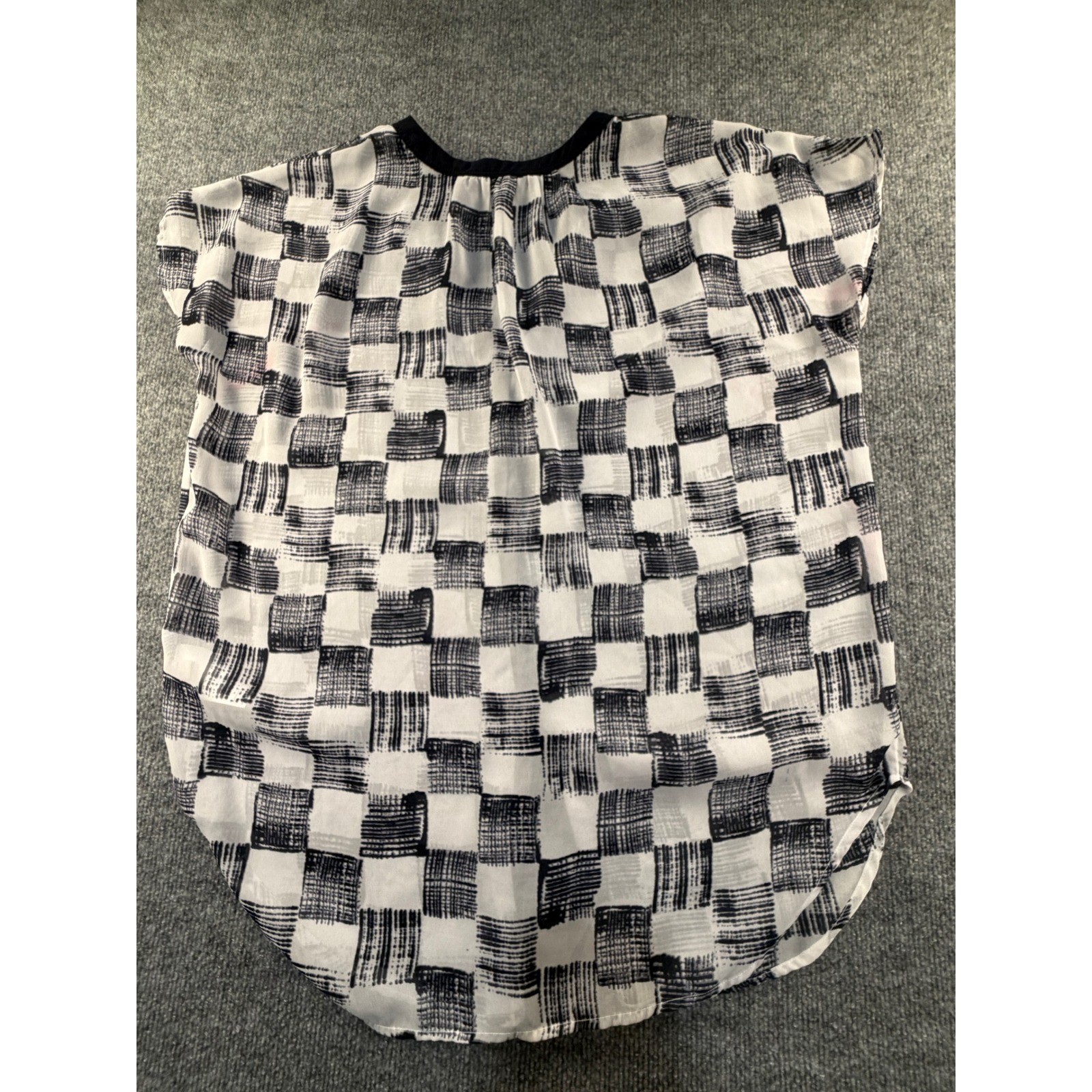 Banana Republic Womens Medium Black White Abstract Checkered Chiffon Blouse Top
