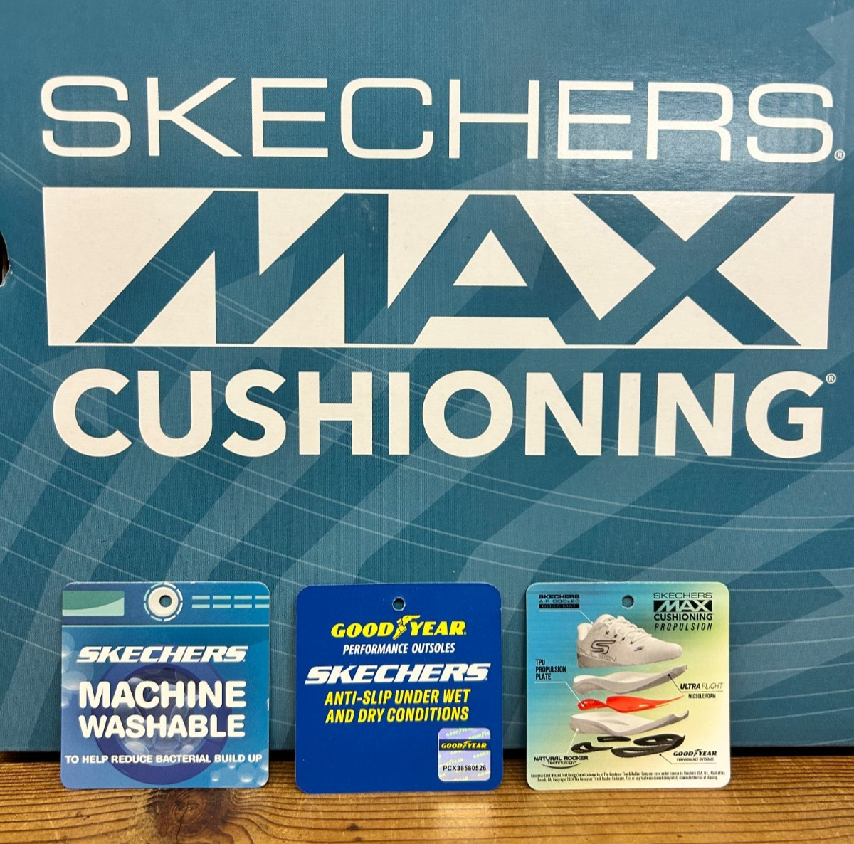Skechers Max Cushioning Propulsion 220509 Black/White Running New In Box