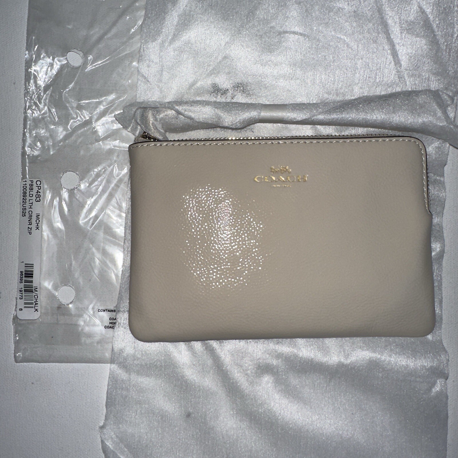 COACH CP483 Corner Zip Wristlet Chalk White Pebbled Leather Small Pouch Clutch