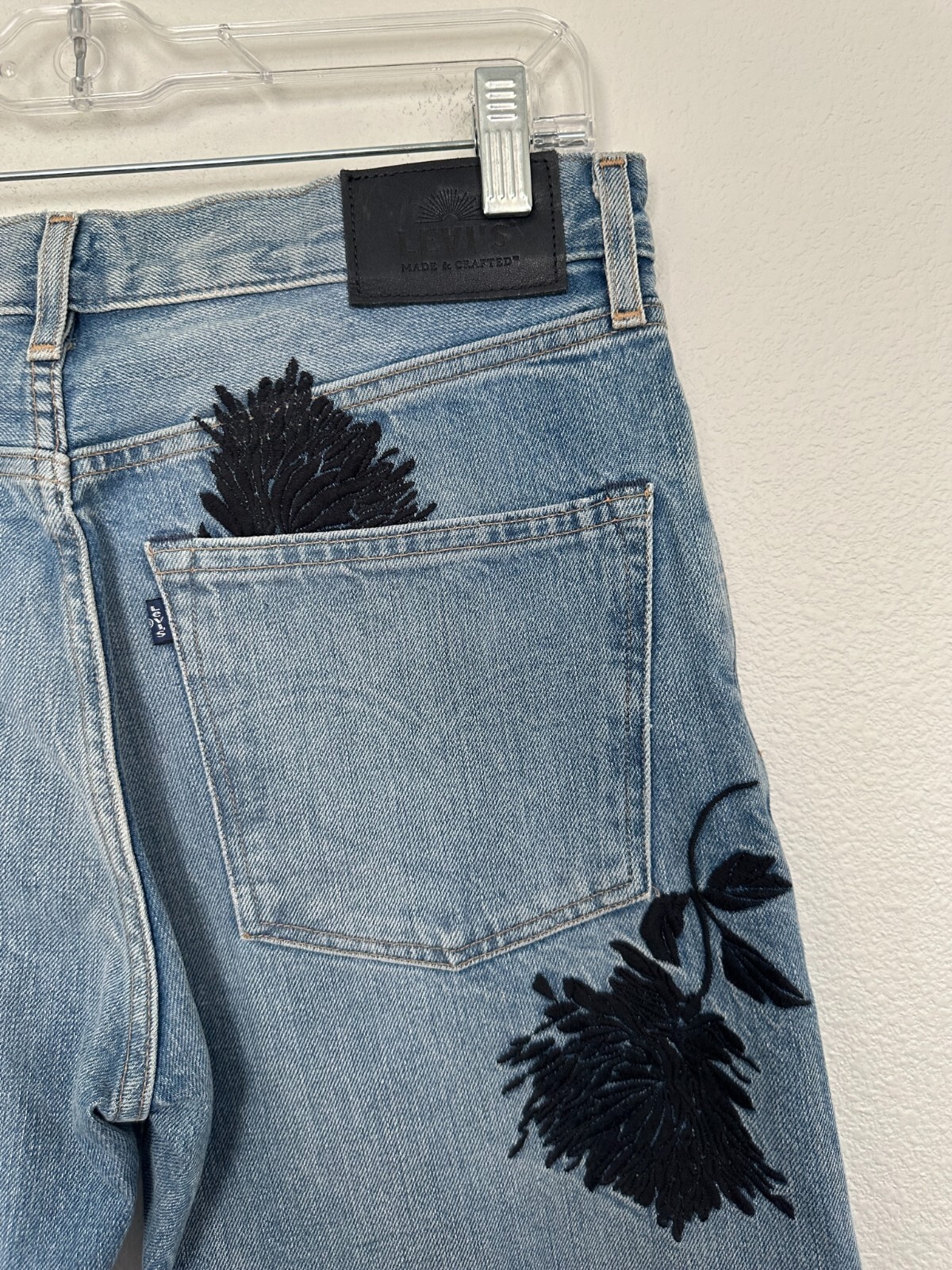 Levi’s Made & Crafted Arrow Jeans Embroidered Light Wash Straight Leg Women’s 27