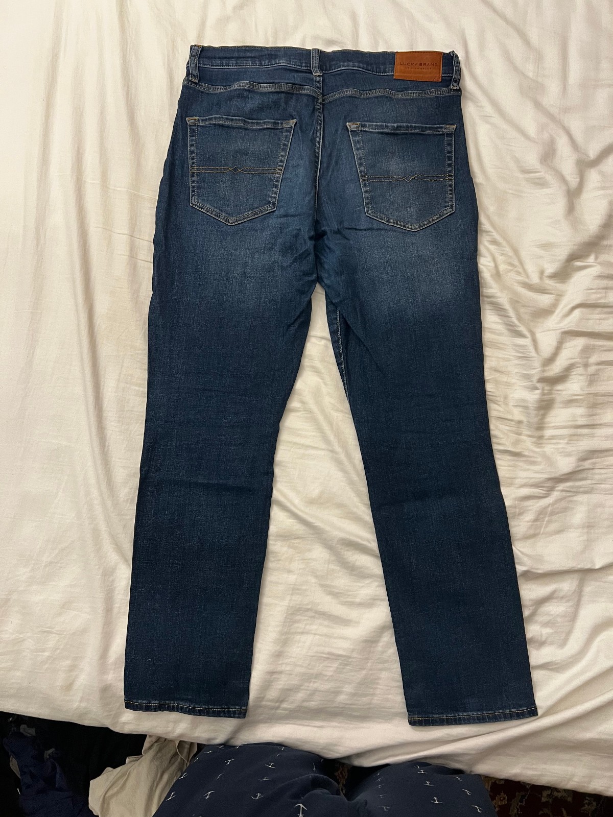 lucky brand 410 athletic straight 32×32