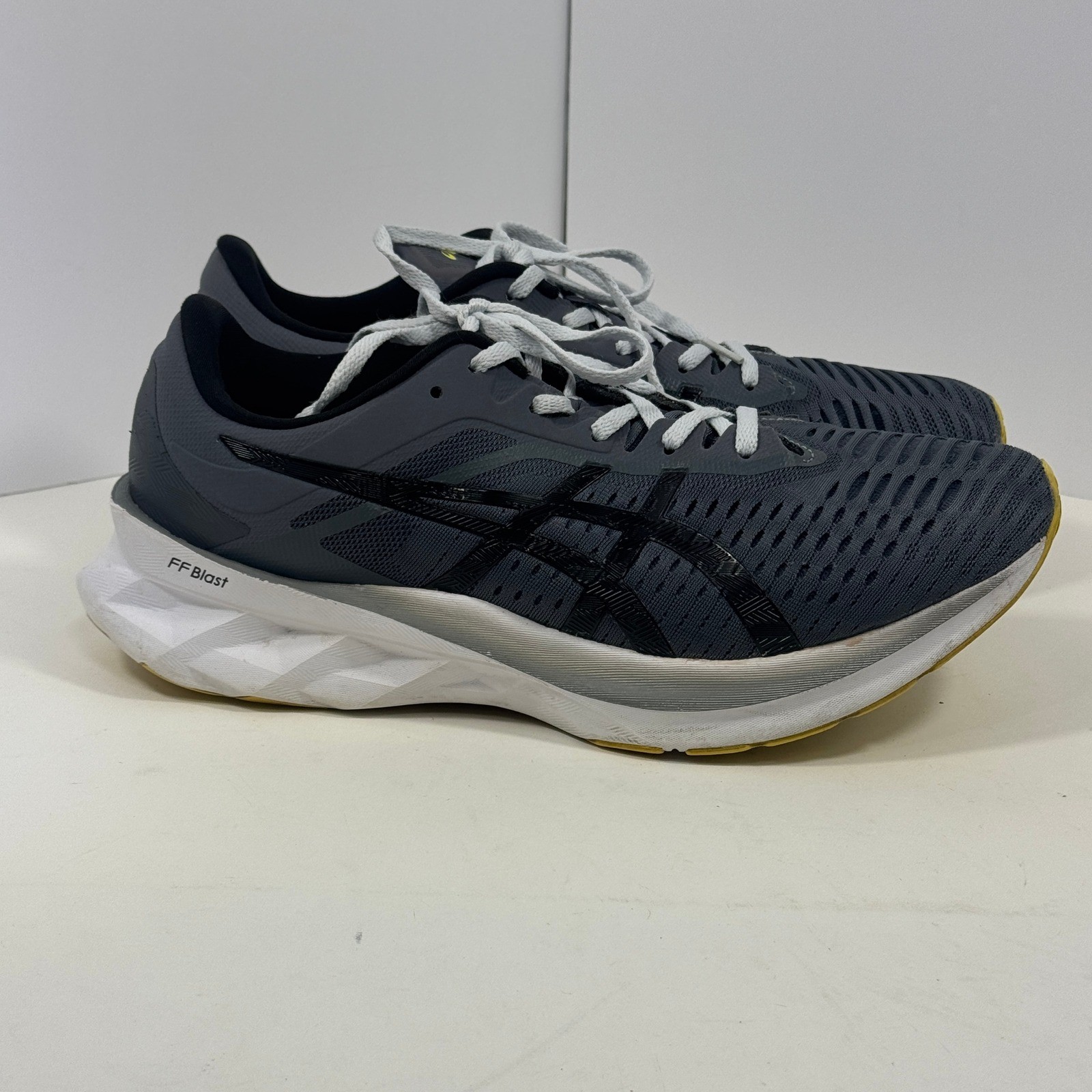 ASICS Gel Nimbus 25 Men’s Running Shoes Gray Yellow Size 12