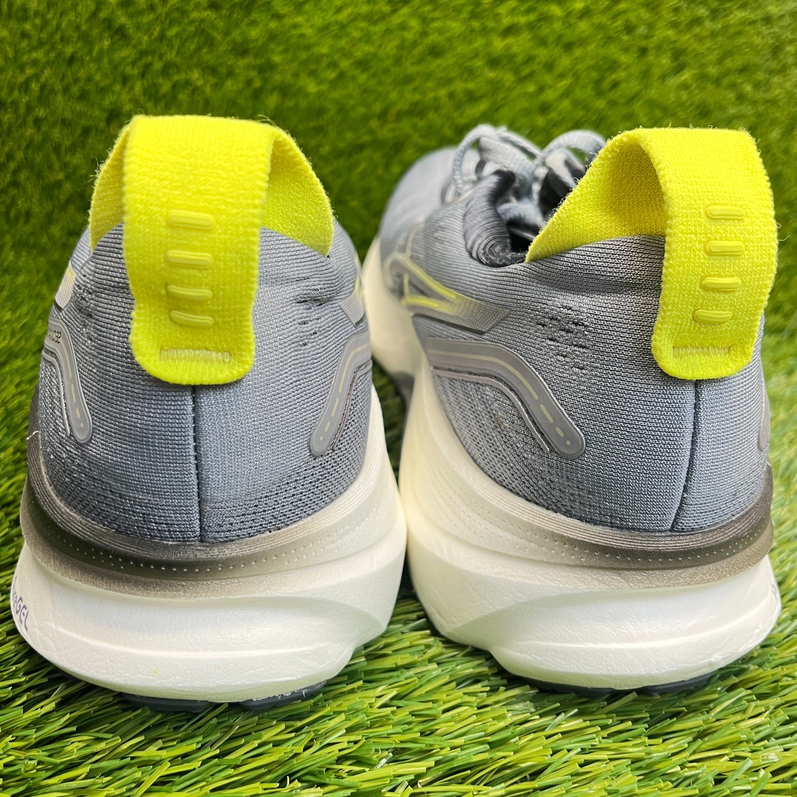 Asics Gel-Kayano 32 Mens Size 10.5 Gray Yellow Athletic Running Shoes Sneakers