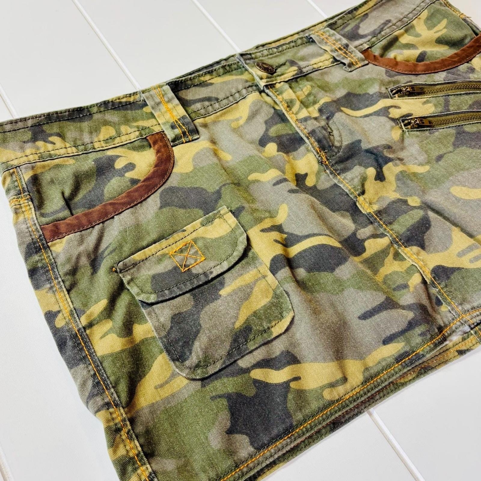 Vintage Y2K Camo Utility Grunge Micro Mini Skirt Size 11 12