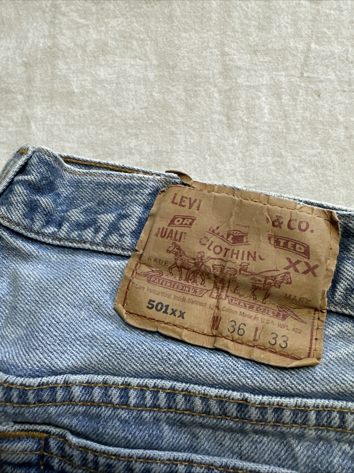 Vintage Levi’s 501 Blue 90s USA Button Fly 1990s Men’s 501xx Distressed 32X29