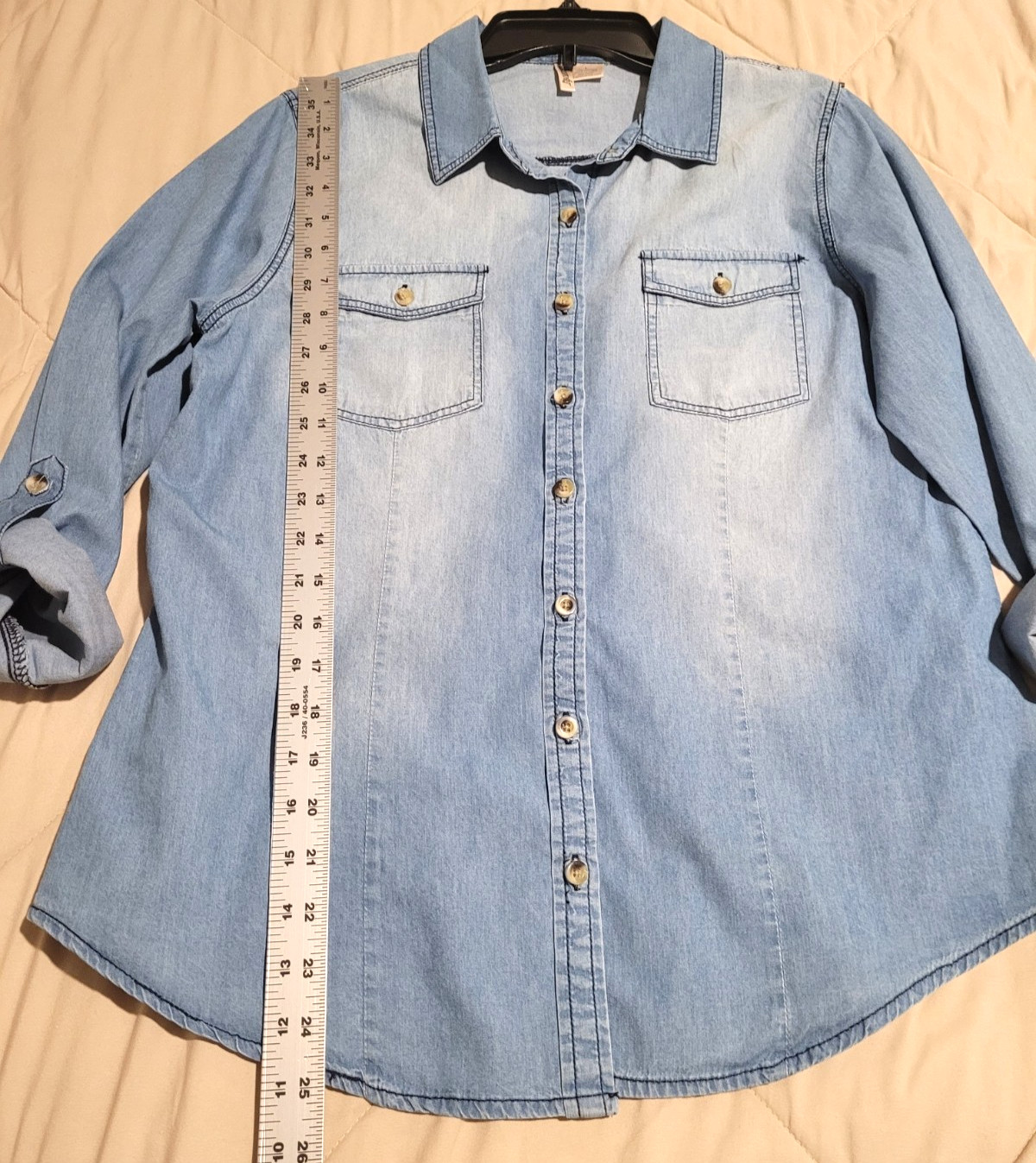 Passport Women’s Blue Denim Button Down Shirt Roll Tab Sleeve Cotton Size L