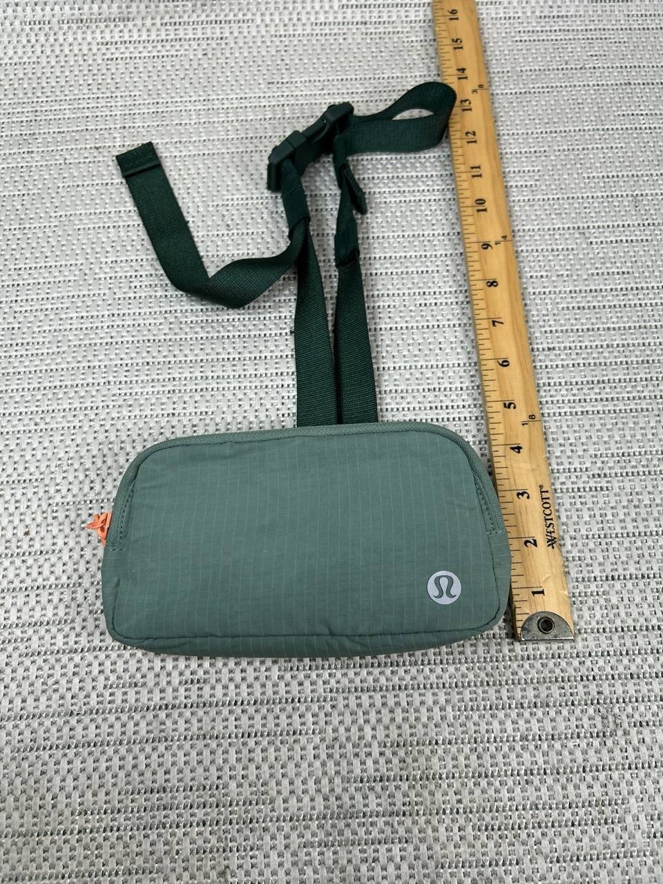 Lululemon Mini Bag Everywhere Olive Ripstop Inner Pocket Adjustable Waist Belt
