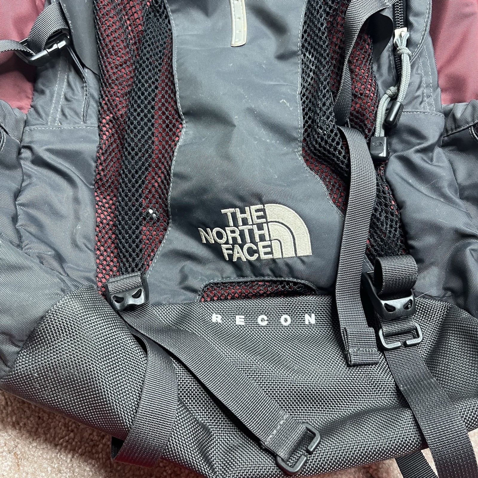 Rare The North Face TNF Recon Daypack Backpack Hiking Gorpcore Burgundy Gray