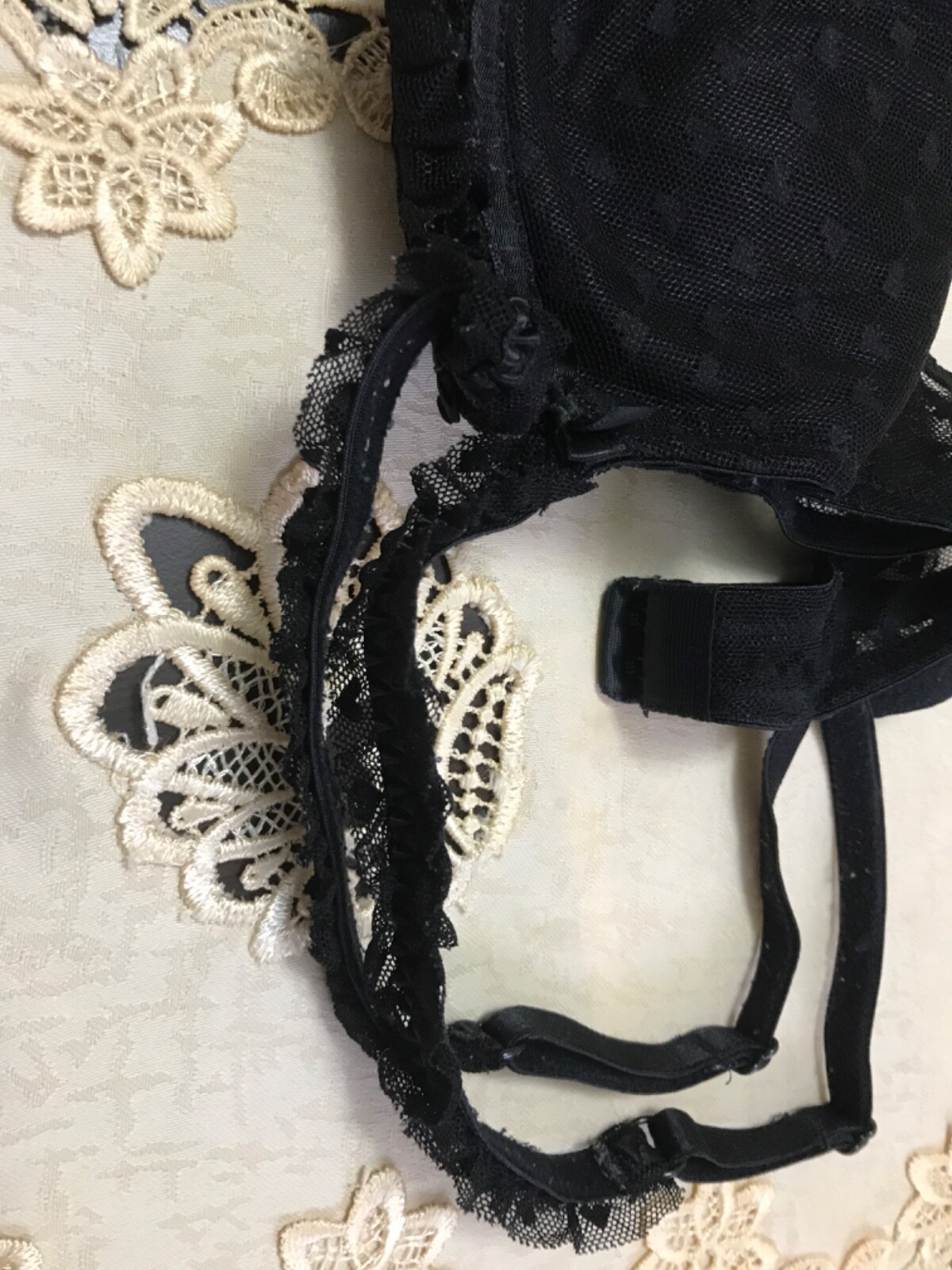 Bra Unbrandedd Size us 32b it2b eu70b padedd underwired black