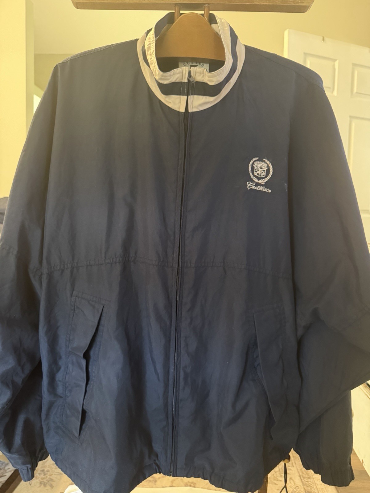 Cadillac Logo Windbreaker Jacket XXL Cutter & Buck Full Zip EUC