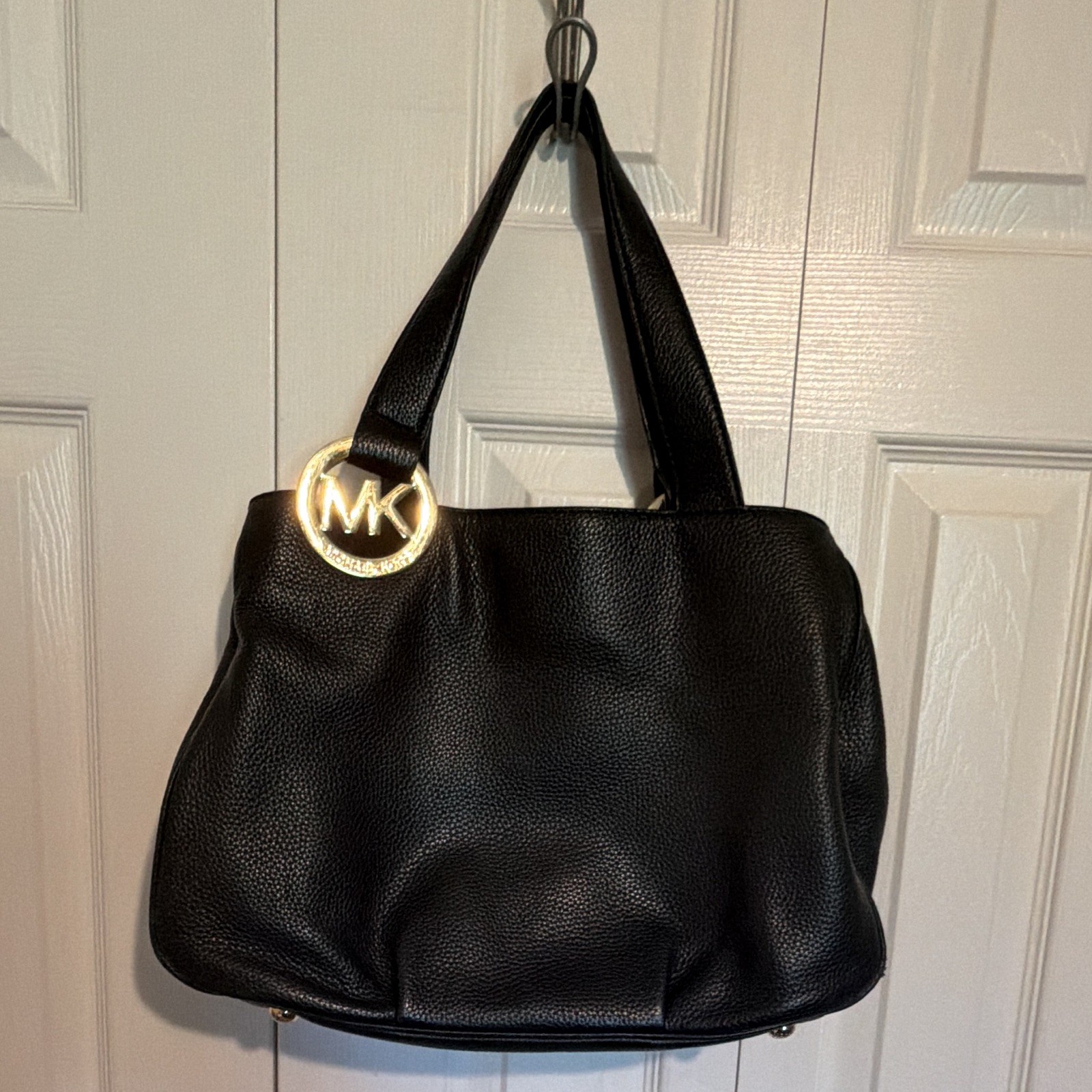 Michael Kors Black Pebbled Shoulder Bag Gold Hardware Logo Charm Zip Magnetic