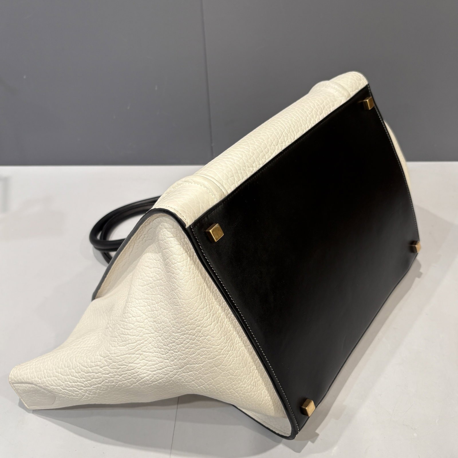 Celine Medium Luggage Phantom White Black Grained Calfskin (kr050526a6)