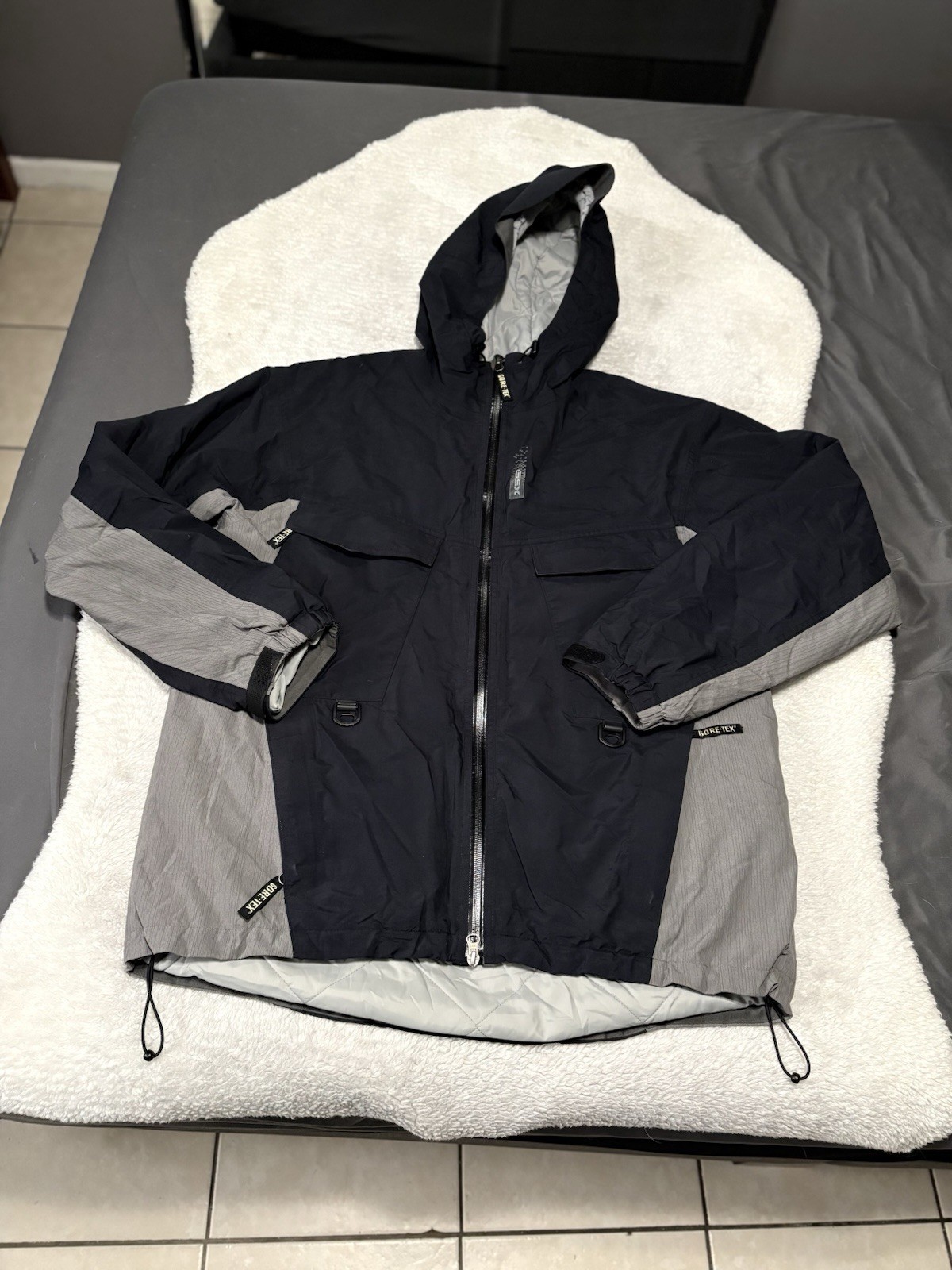 GSX Gore-Tex Large Black Grey Jacket Full Zip Hood Waterproof