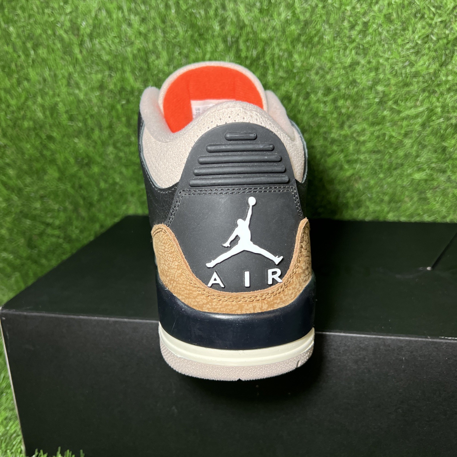 Size 10 – Jordan 3 Retro Mid Desert Elephant RIGHT SHOE ONLY