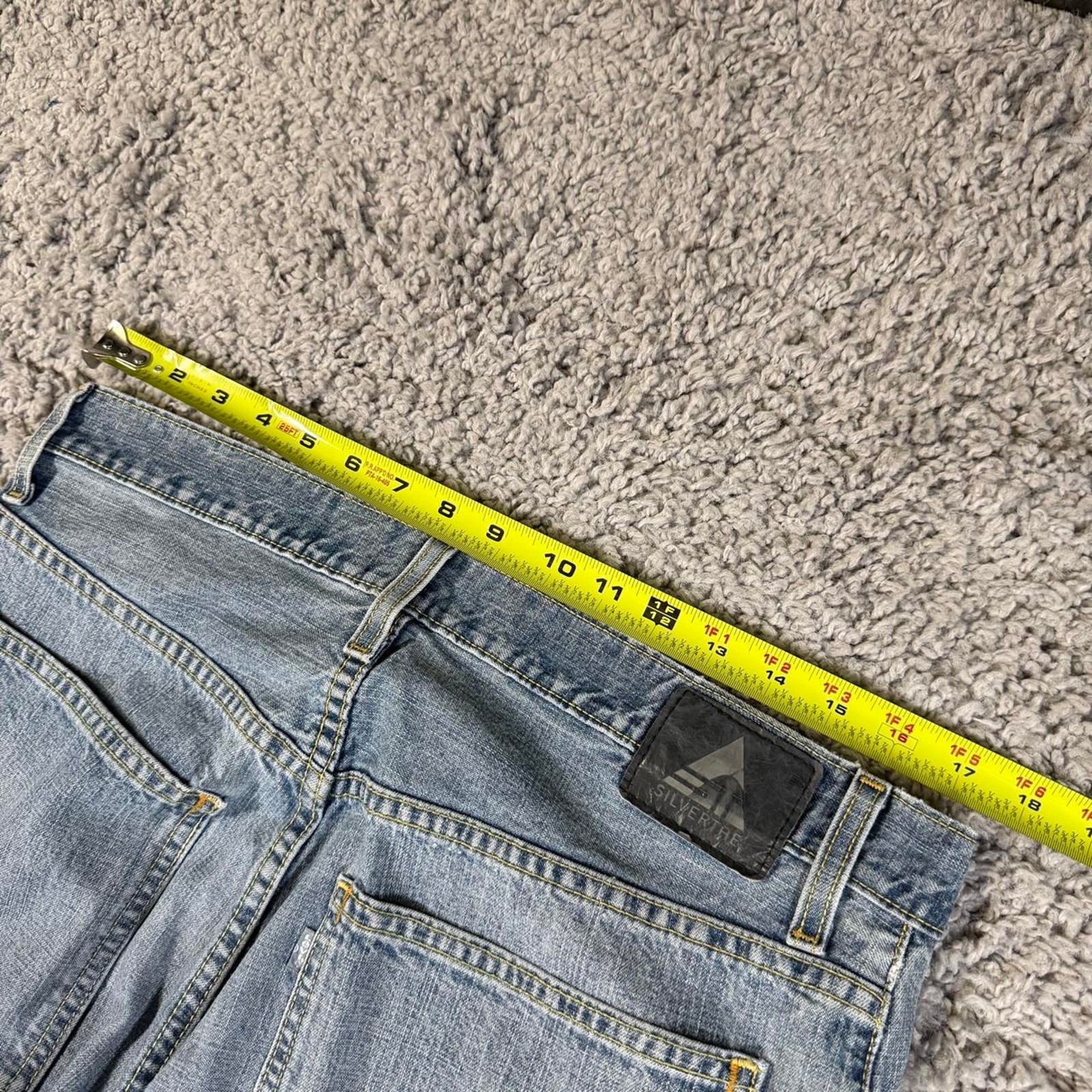 Y2K Levi’s SilverTab Relaxed Fit blue jeans Size 34×30